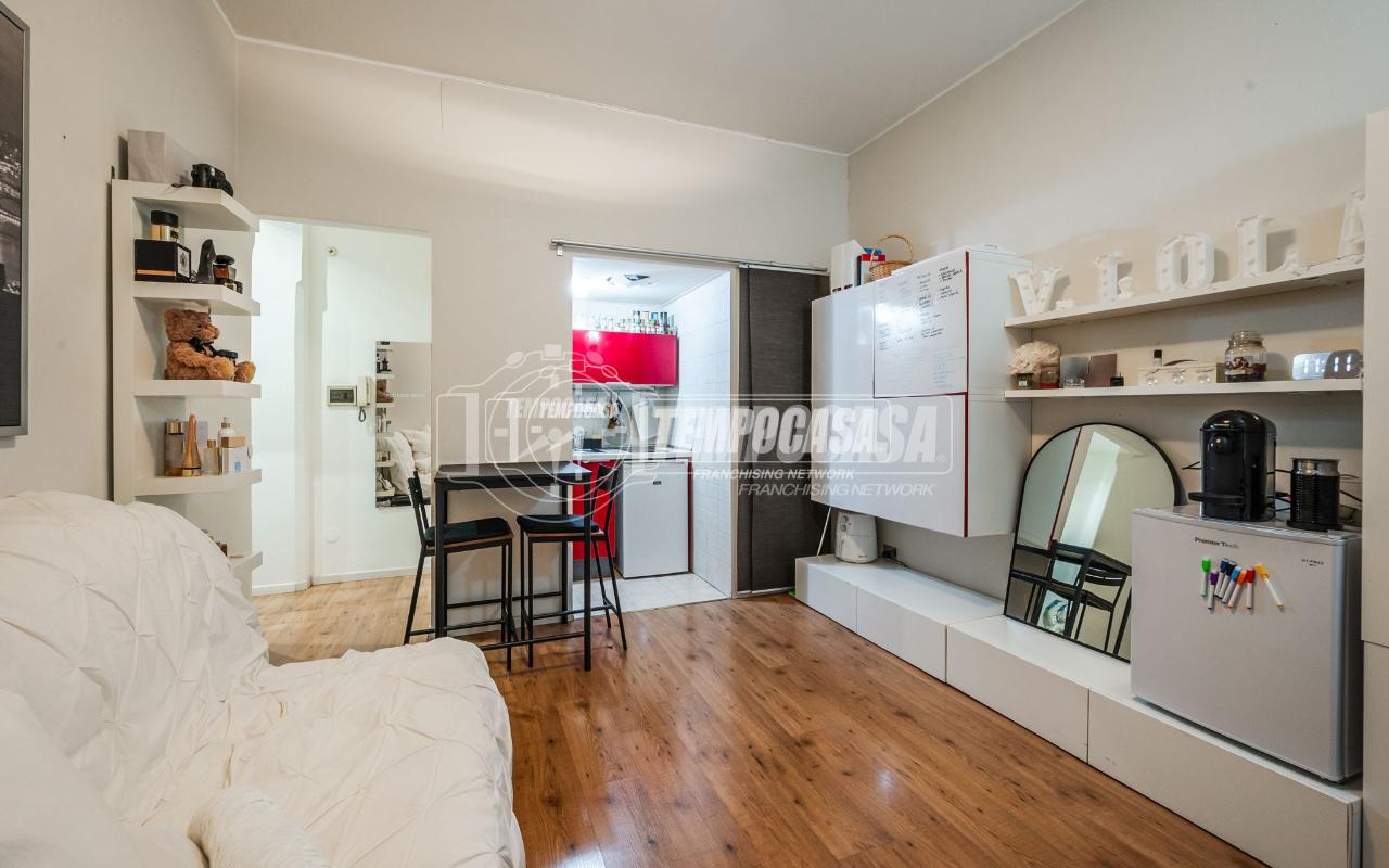 appartamento in vendita a Milano in zona Sant'Ambrogio