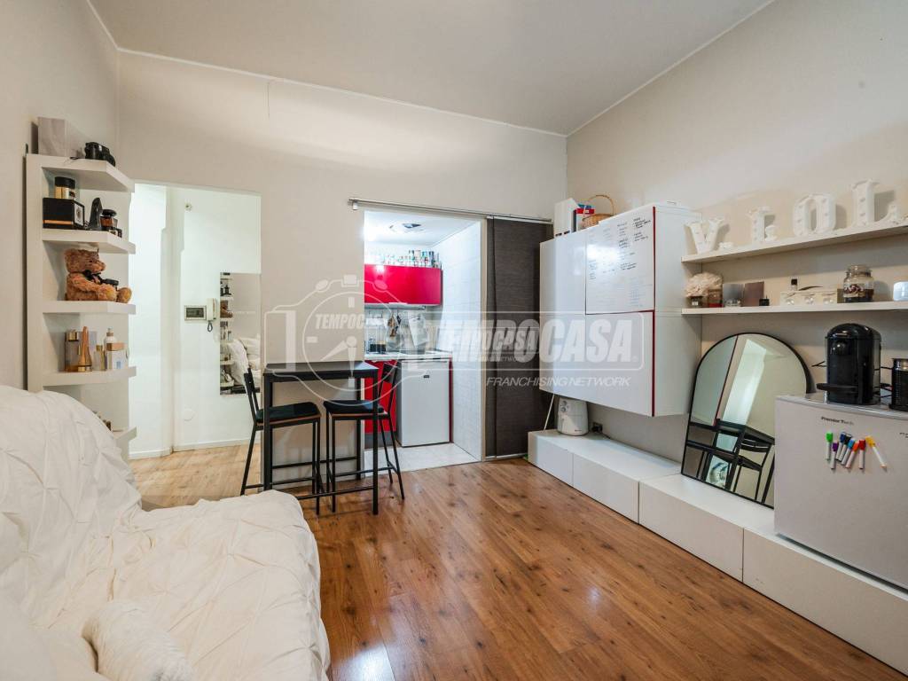 appartamento in vendita a Milano in zona Sant'Ambrogio