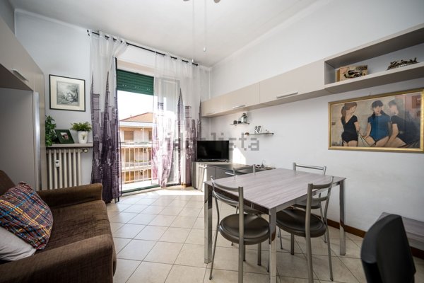 appartamento in vendita a Milano in zona Baggio