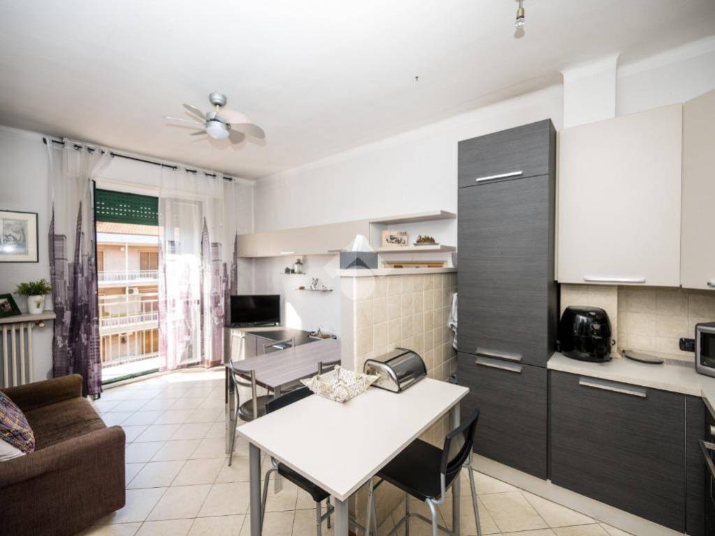appartamento in vendita a Milano in zona Baggio