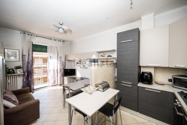 appartamento in vendita a Milano in zona Baggio