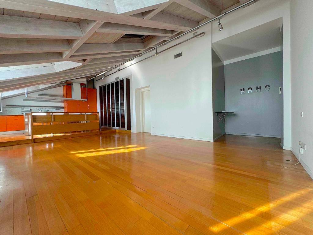 appartamento in vendita a Milano in zona Il Portello