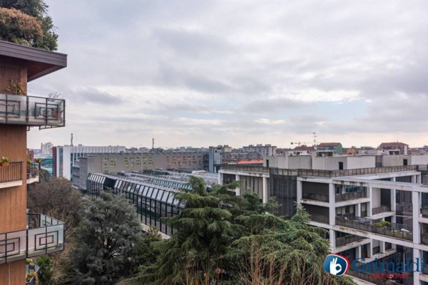 appartamento in vendita a Milano in zona Solari