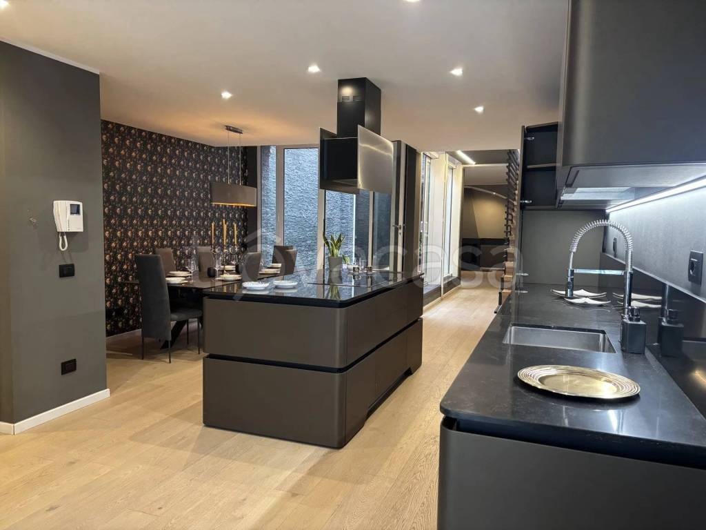 appartamento in vendita a Milano in zona Barona