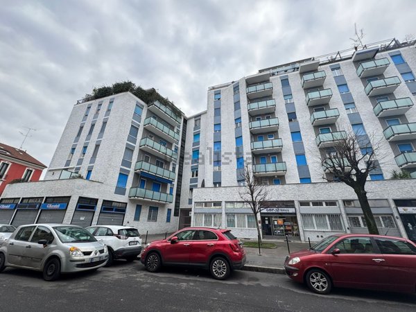 appartamento in vendita a Milano in zona Piazzale Lodi