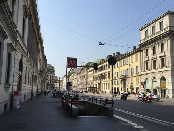 ufficio in vendita a Milano in zona Guastalla