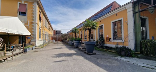 negozio in vendita a Milano in zona Crescenzago