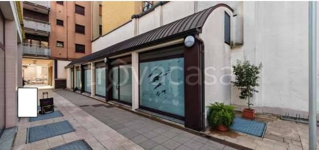 negozio in vendita a Milano