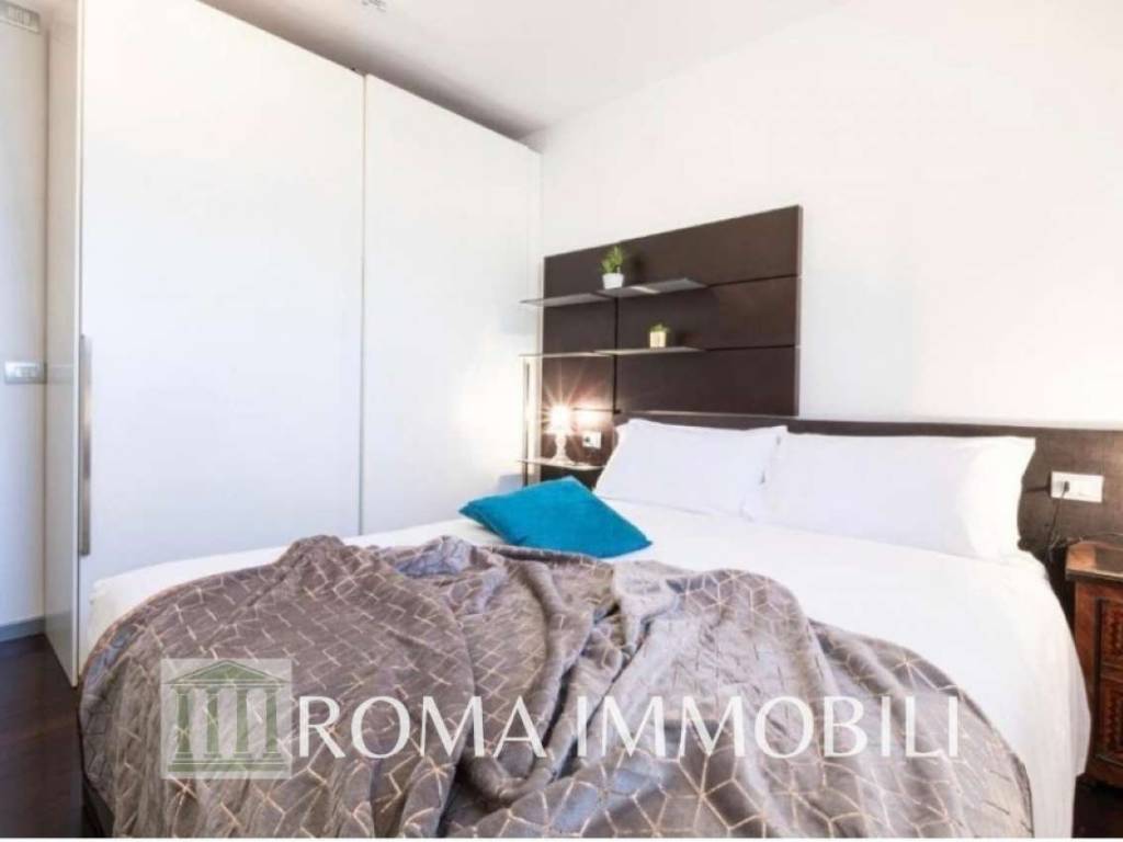 negozio in vendita a Milano in zona Isola