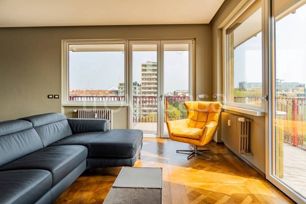 appartamento in vendita a Milano in zona Sempione