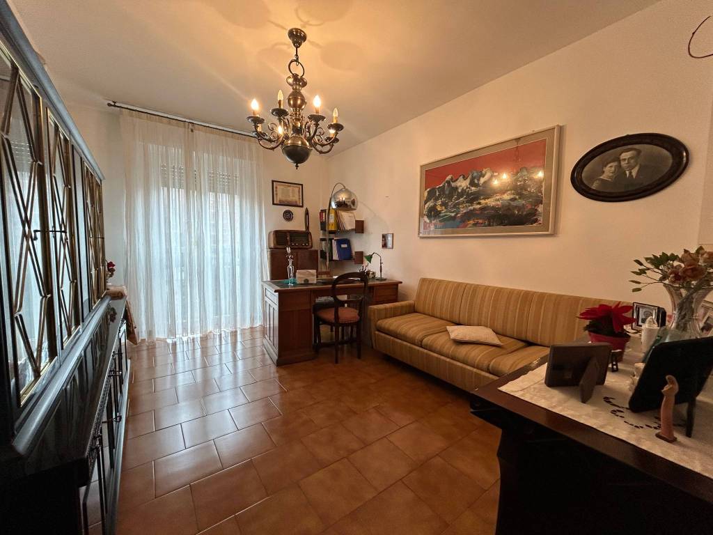 appartamento in vendita a Milano in zona Barona