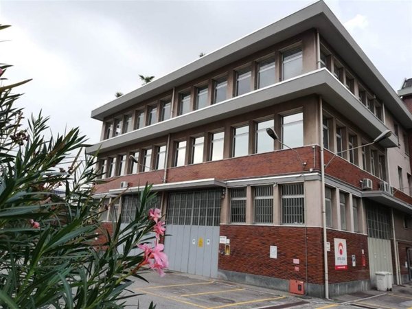 locale di sgombero in vendita a Milano