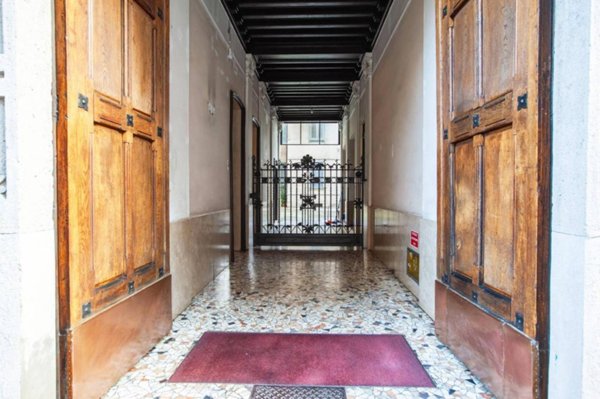 appartamento in vendita a Milano in zona Sempione