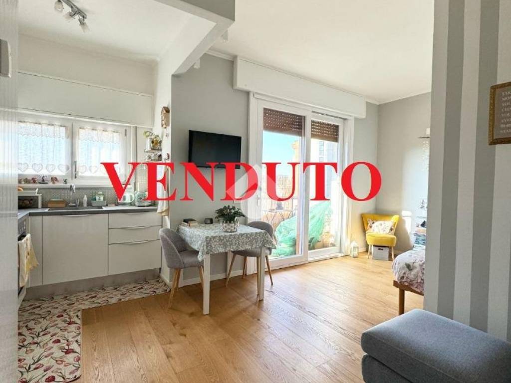 appartamento in vendita a Milano in zona Forlanini
