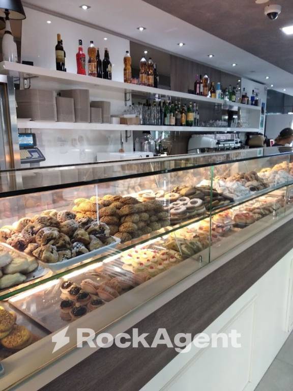 negozio in vendita a Milano in zona Rogoredo