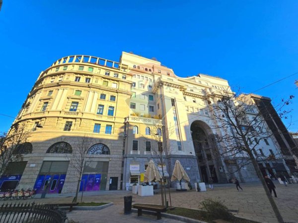 ufficio in vendita a Milano in zona Centro Storico