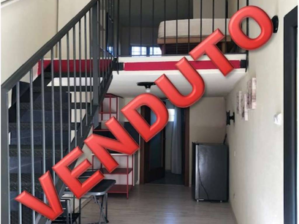 intera palazzina in vendita a Milano in zona Famagosta