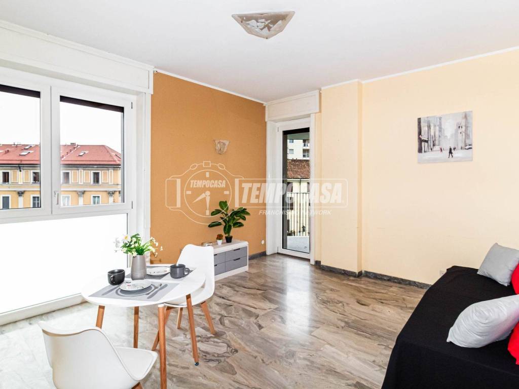 appartamento in vendita a Milano in zona Piazzale Lodi