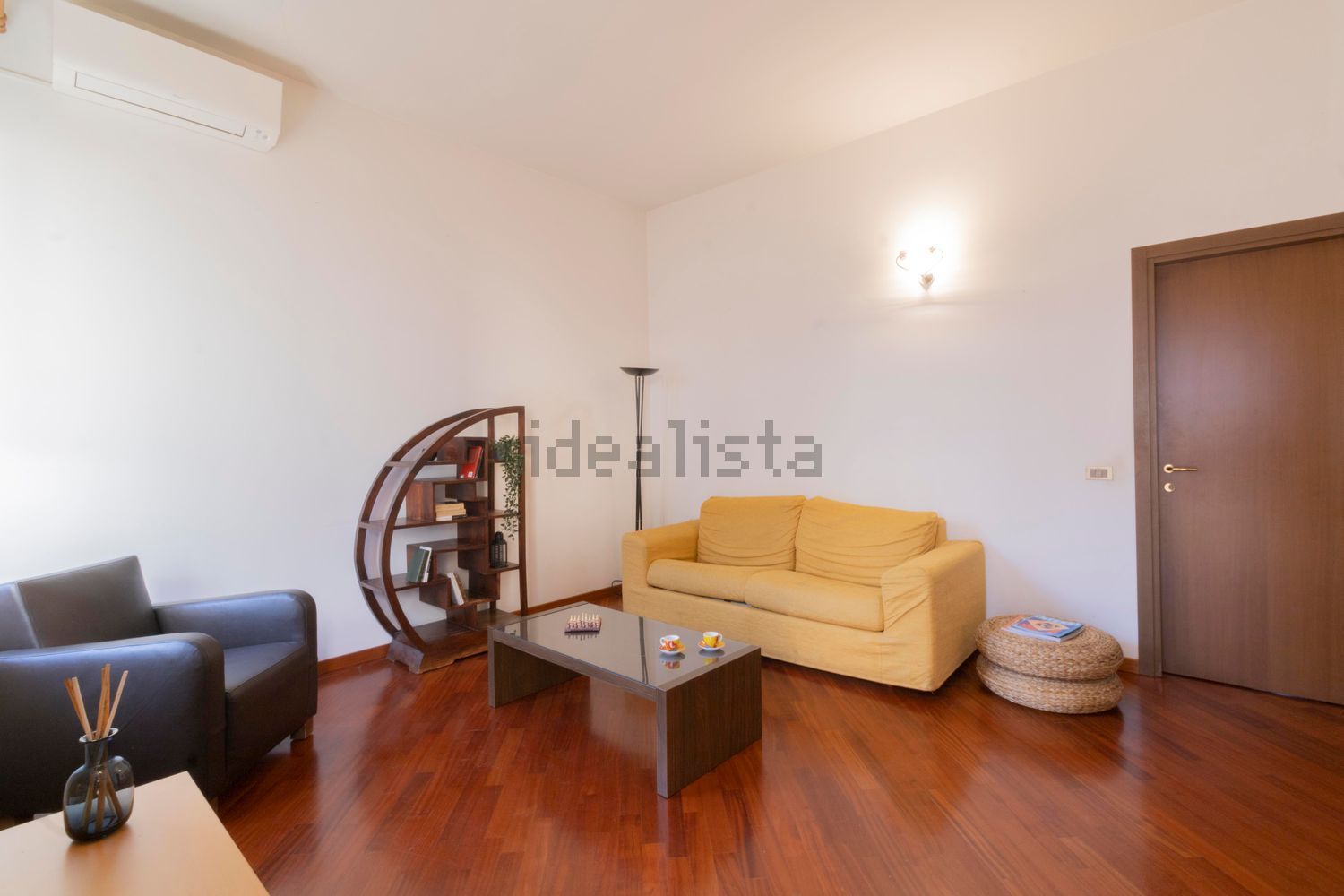 appartamento in vendita a Milano in zona Guastalla