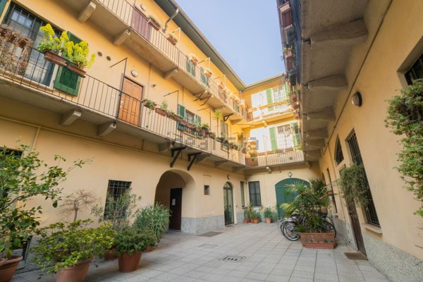 appartamento in vendita a Milano in zona Guastalla
