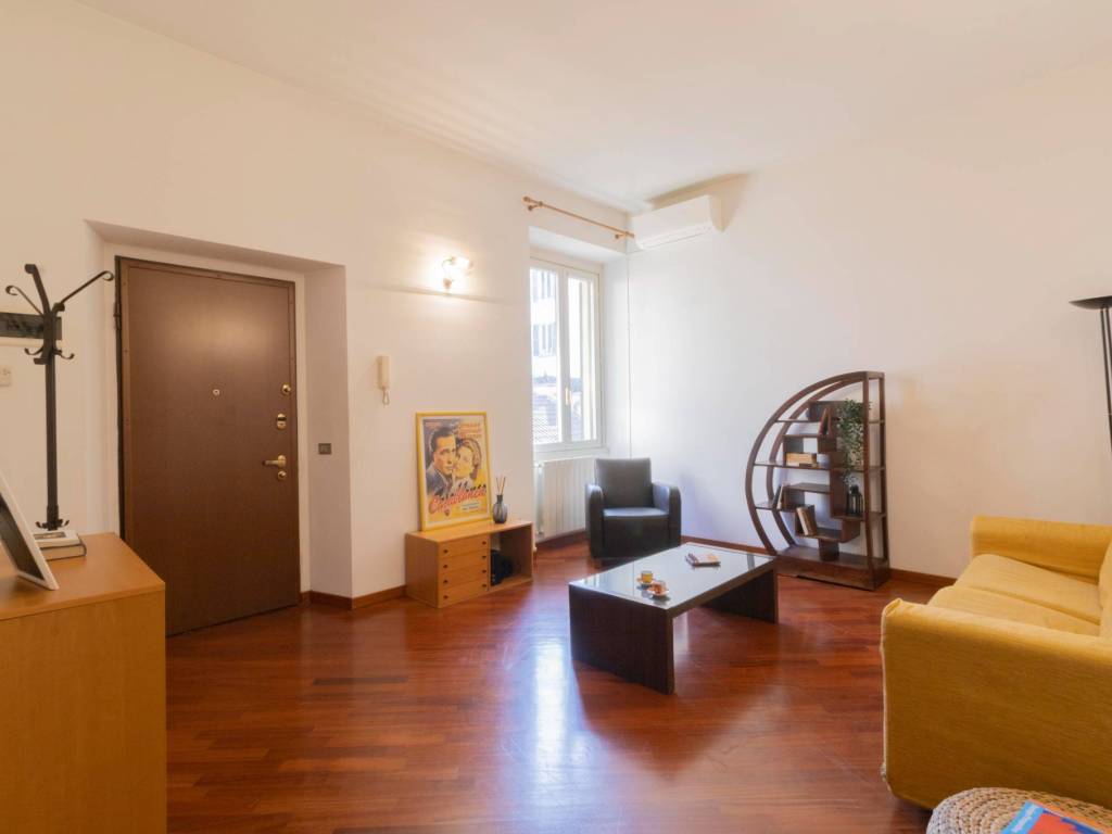 appartamento in vendita a Milano in zona Guastalla