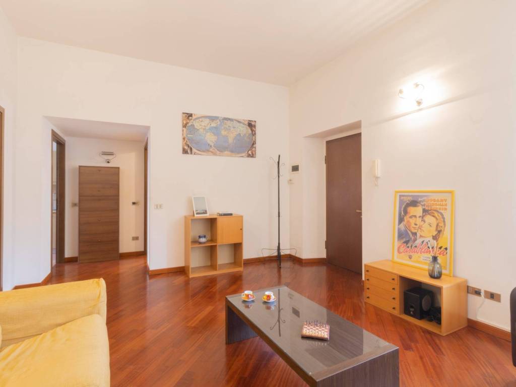 appartamento in vendita a Milano in zona Guastalla