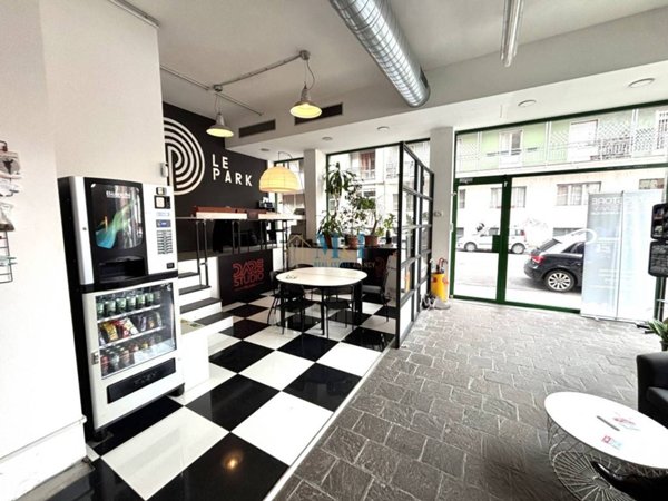negozio in vendita a Milano in zona Città Studi