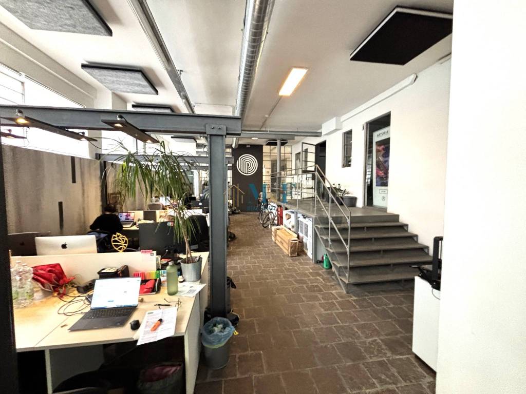 negozio in vendita a Milano in zona Città Studi