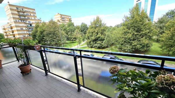 appartamento in vendita a Milano in zona Lorenteggio