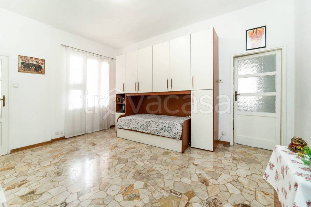 appartamento in vendita a Milano in zona Gorla