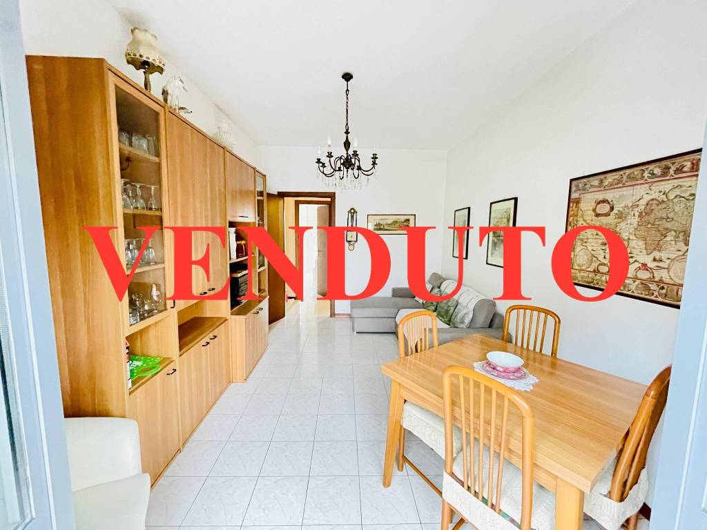 appartamento in vendita a Milano in zona Barona