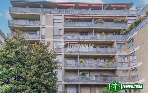 appartamento in vendita a Milano in zona Montalbino