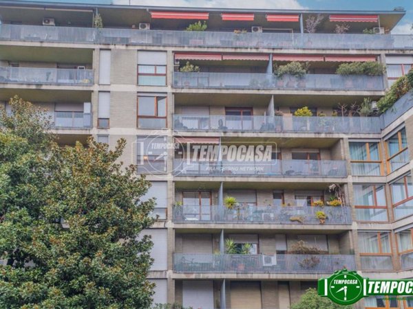appartamento in vendita a Milano in zona Montalbino