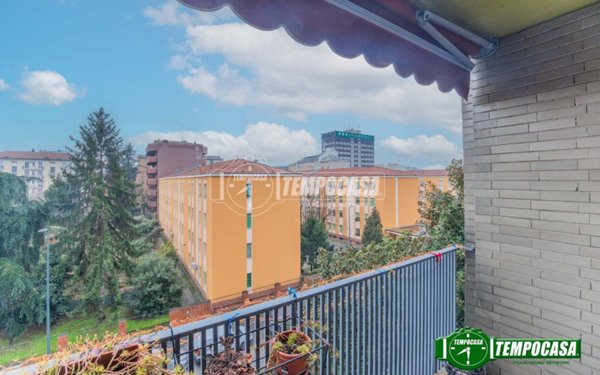 appartamento in vendita a Milano in zona Montalbino