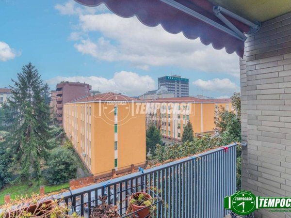 appartamento in vendita a Milano in zona Montalbino