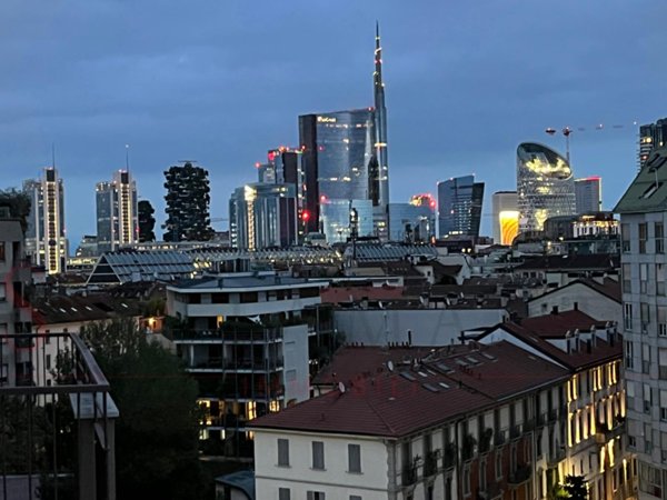 appartamento in vendita a Milano in zona Sempione