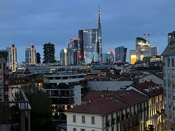 appartamento in vendita a Milano in zona Sempione