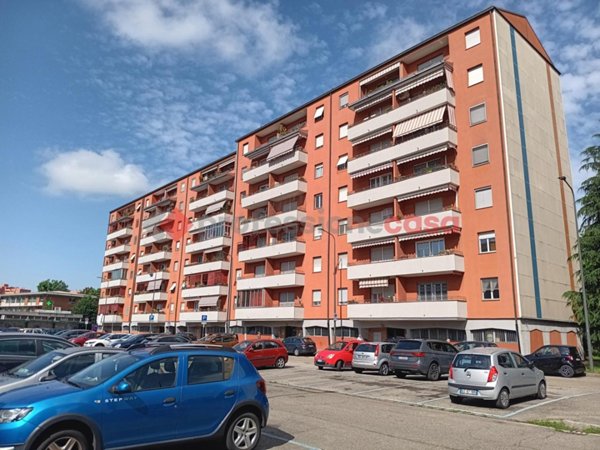 appartamento in vendita a Milano in zona Gallaratese