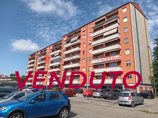 appartamento in vendita a Milano in zona Gallaratese