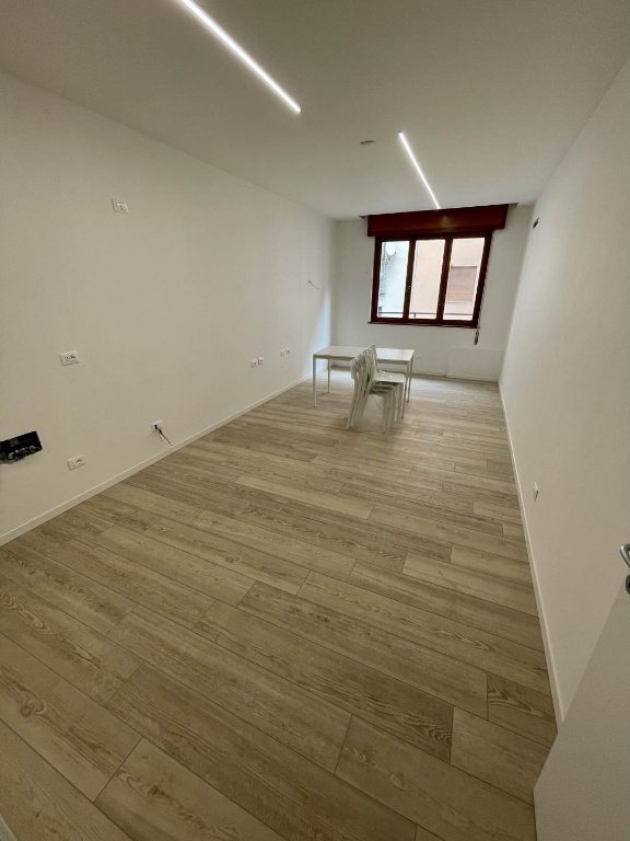 appartamento in vendita a Milano in zona Ghisolfa