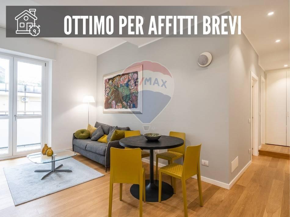appartamento in vendita a Milano in zona Porta Nuova