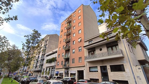appartamento in vendita a Milano in zona Lorenteggio