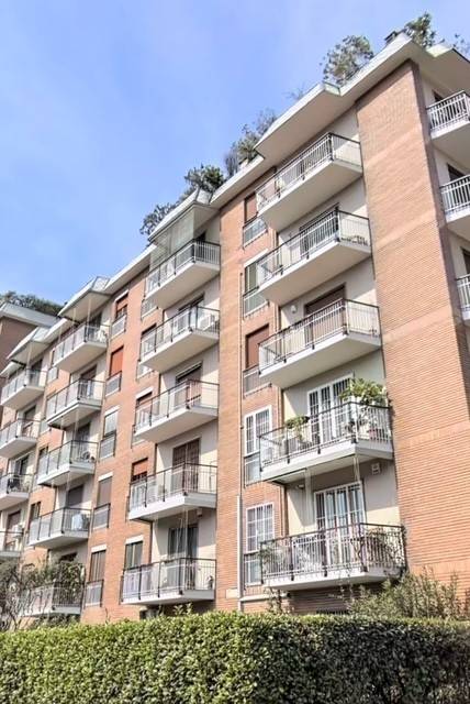 appartamento in vendita a Milano in zona Famagosta