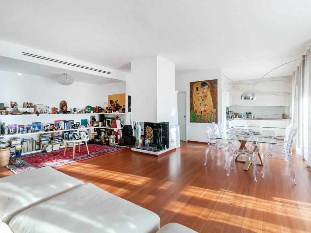 appartamento in vendita a Milano in zona Cagnola