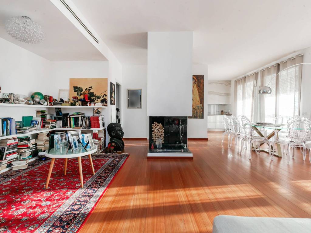 appartamento in vendita a Milano in zona Ghisolfa