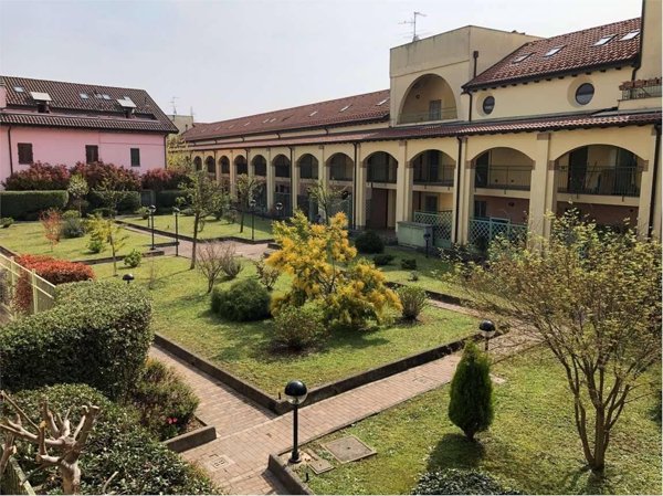 appartamento in vendita a Milano in zona Muggiano