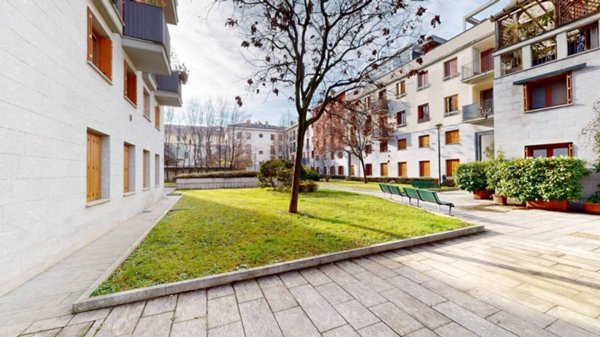 appartamento in vendita a Milano in zona Porta Genova