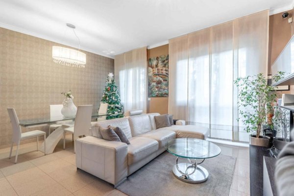 appartamento in vendita a Milano in zona Famagosta