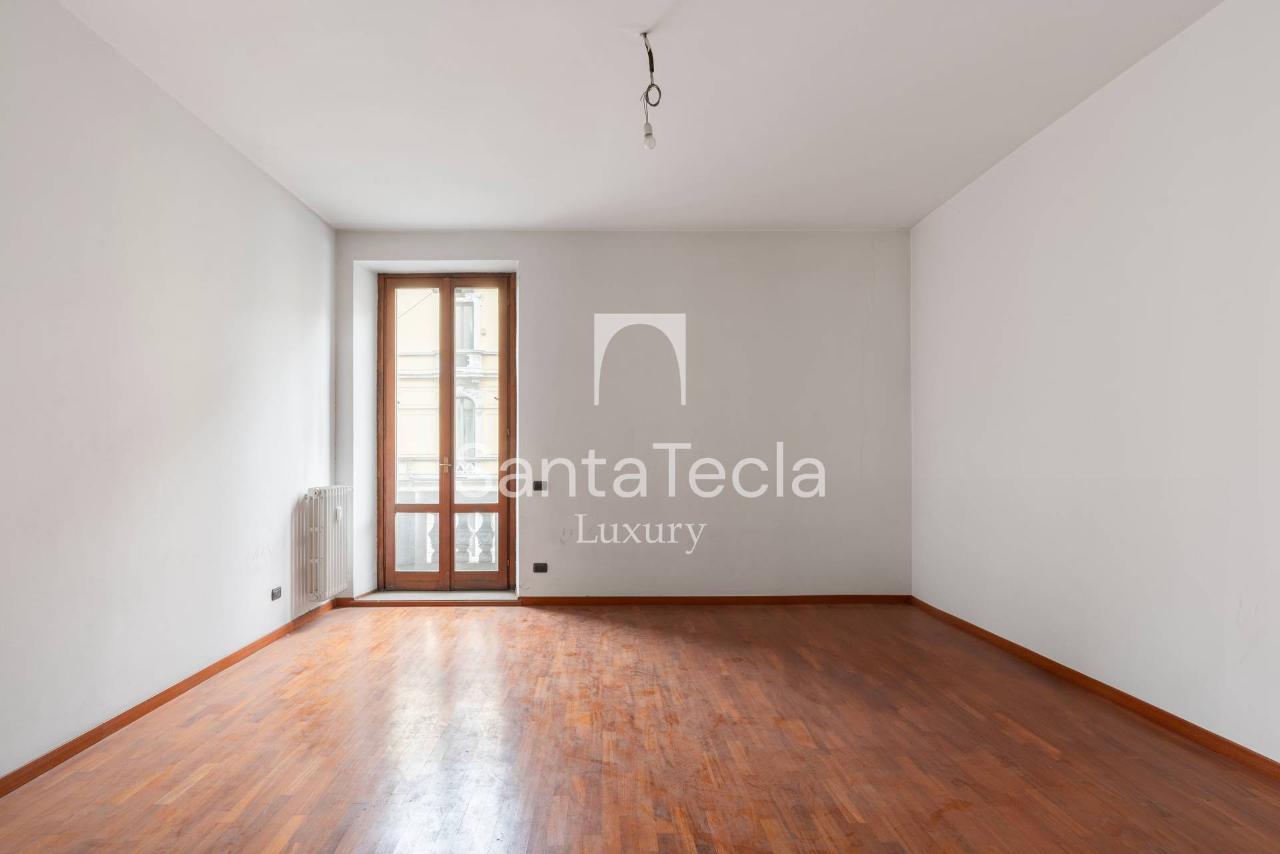 appartamento in vendita a Milano in zona Sant'Ambrogio