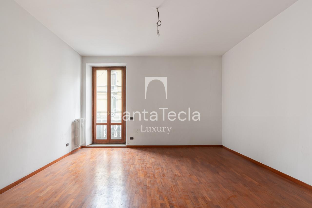 appartamento in vendita a Milano in zona Sant'Ambrogio
